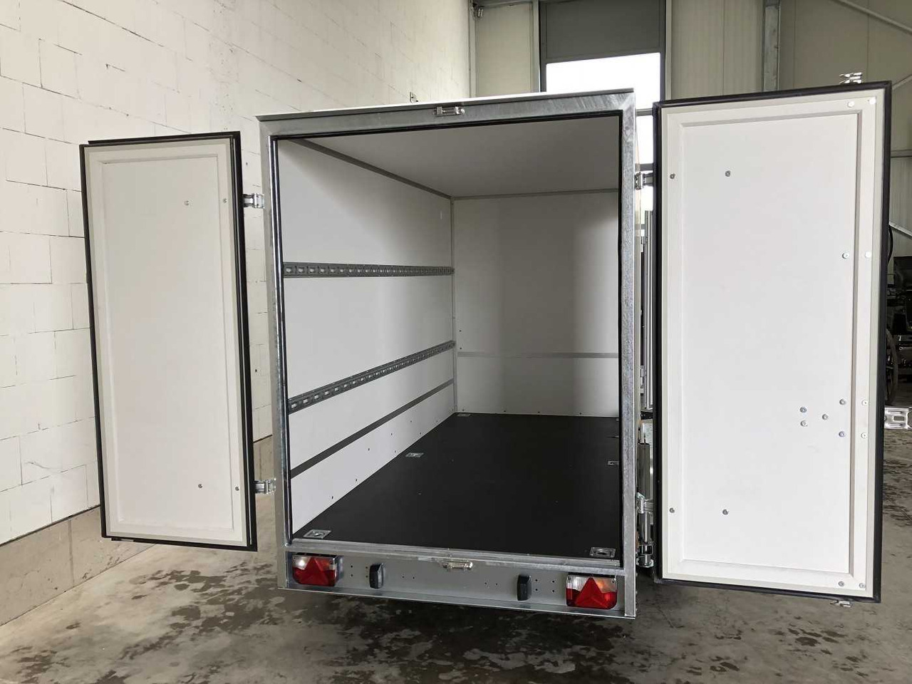 BLYSS F2030HTD Kofferanhänger - Remolque caja cerrada: foto 3 BLYSS F2030HTD Kofferanhänger - Remolque caja cerrada: foto 3