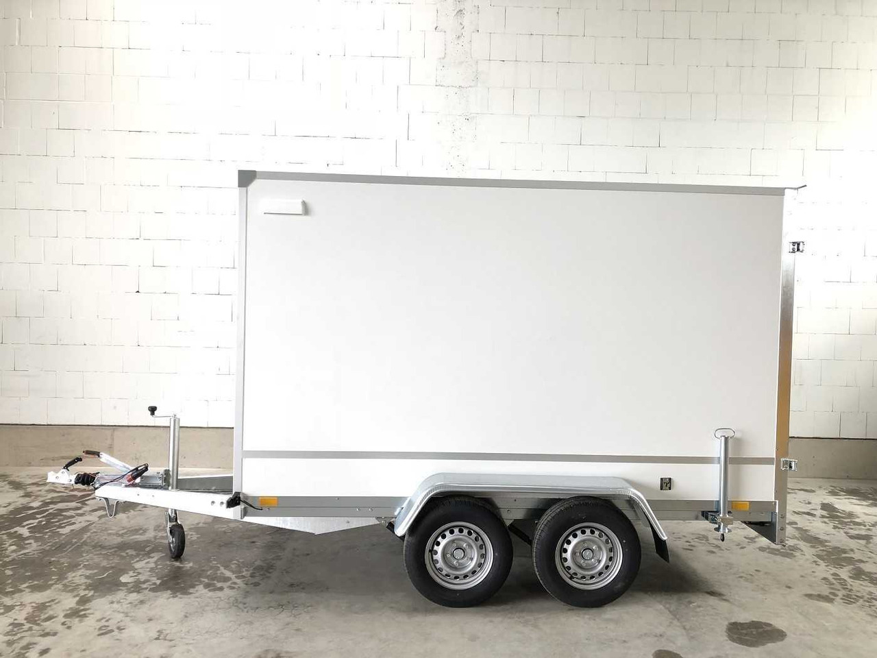 BLYSS F2030HTD Kofferanhänger - Remolque caja cerrada: foto 2 BLYSS F2030HTD Kofferanhänger - Remolque caja cerrada: foto 2