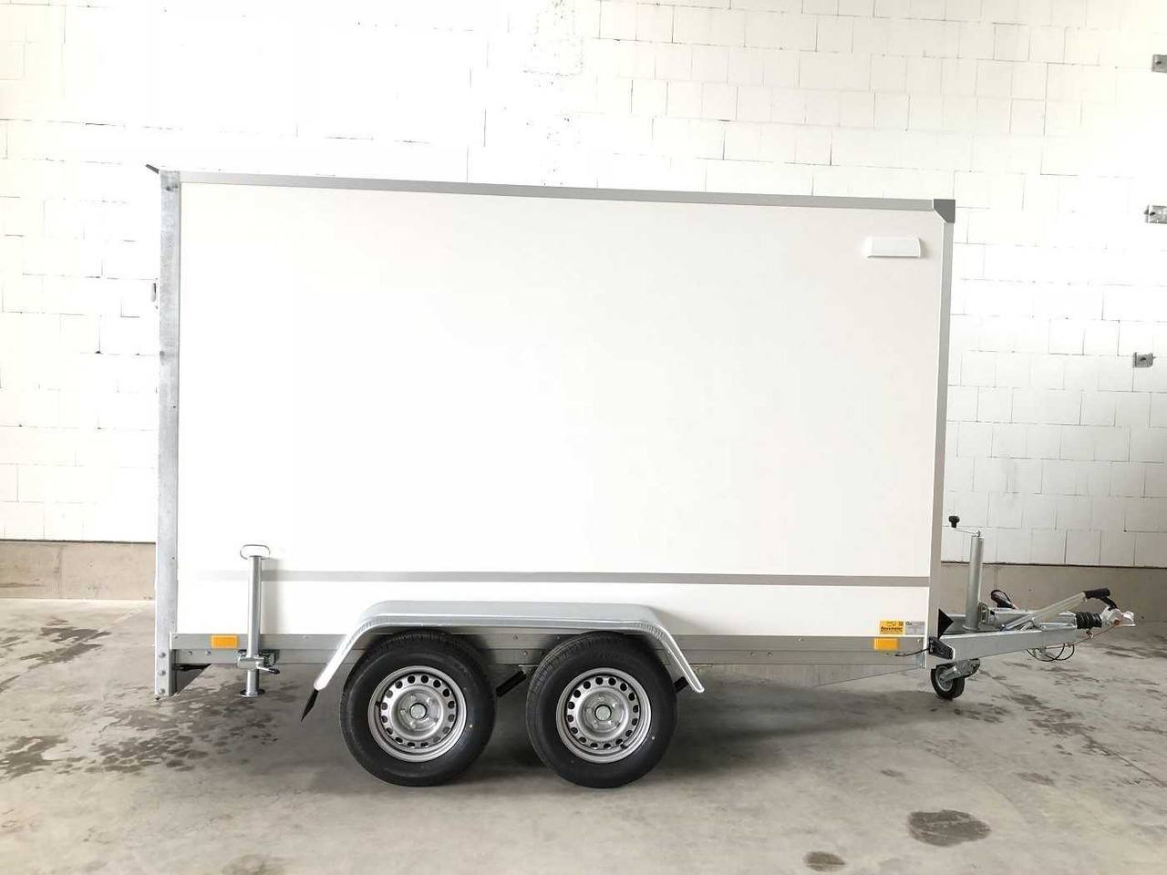 BLYSS F2030HTD Rampe Kofferanhänger - Remolque caja cerrada: foto 4 BLYSS F2030HTD Rampe Kofferanhänger - Remolque caja cerrada: foto 4