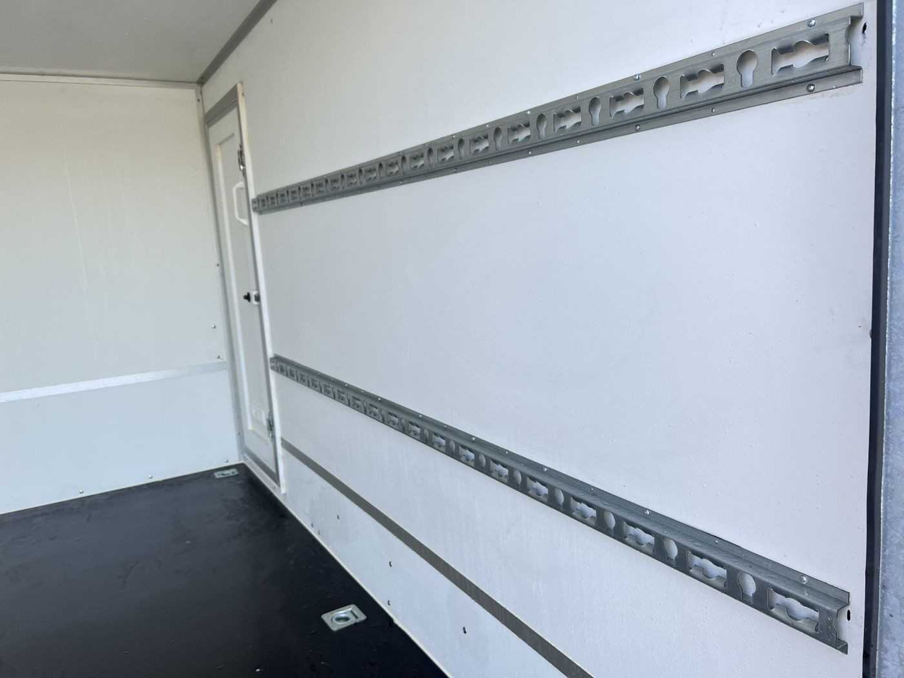 Remolque caja cerrada nuevo BLYSS F2030HTD Rampe + Seitentür Kofferanhänger: foto 7