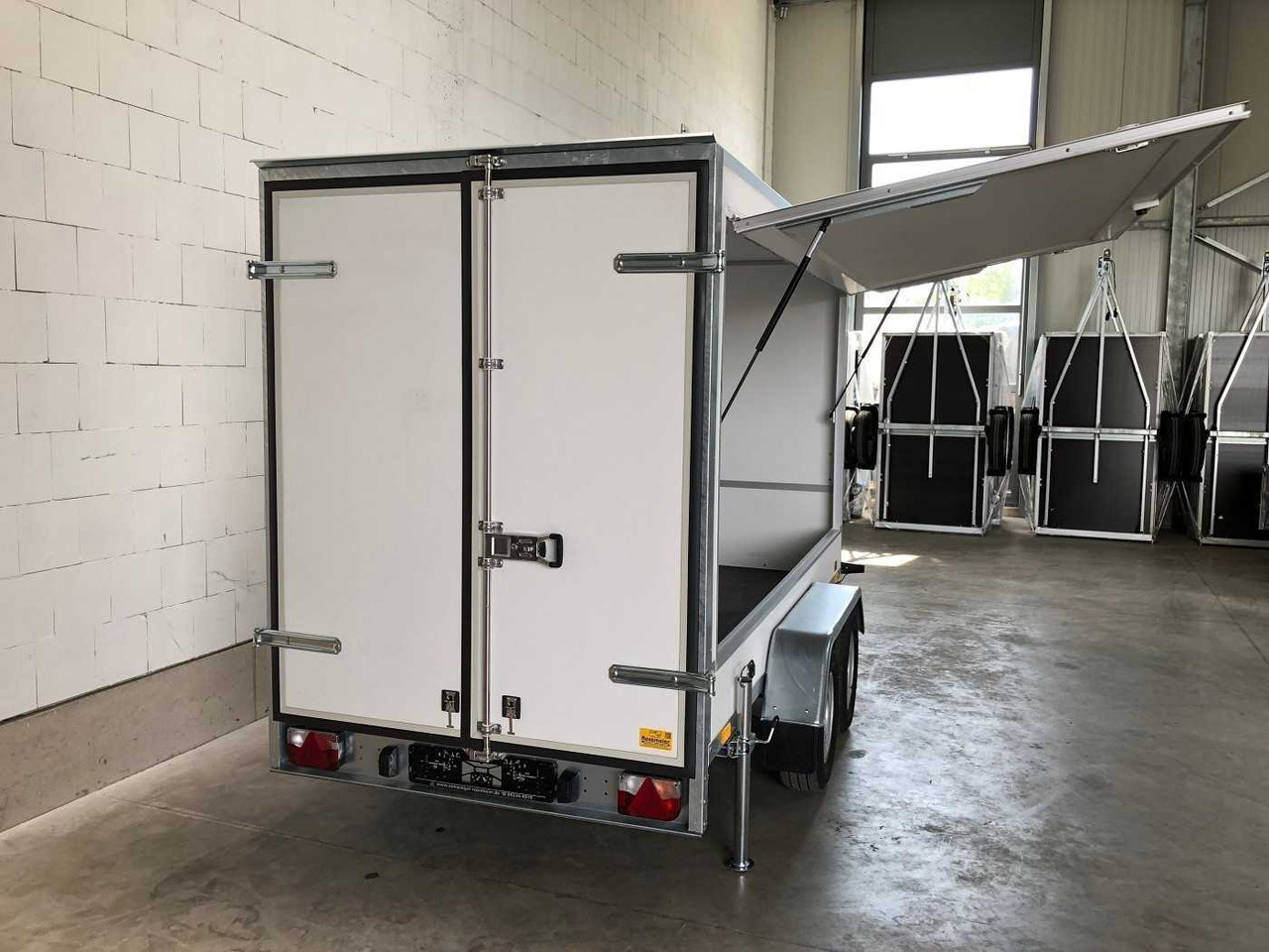 Leasing de BLYSS F2030HTD VKL Kofferanhänger BLYSS F2030HTD VKL Kofferanhänger: foto 6