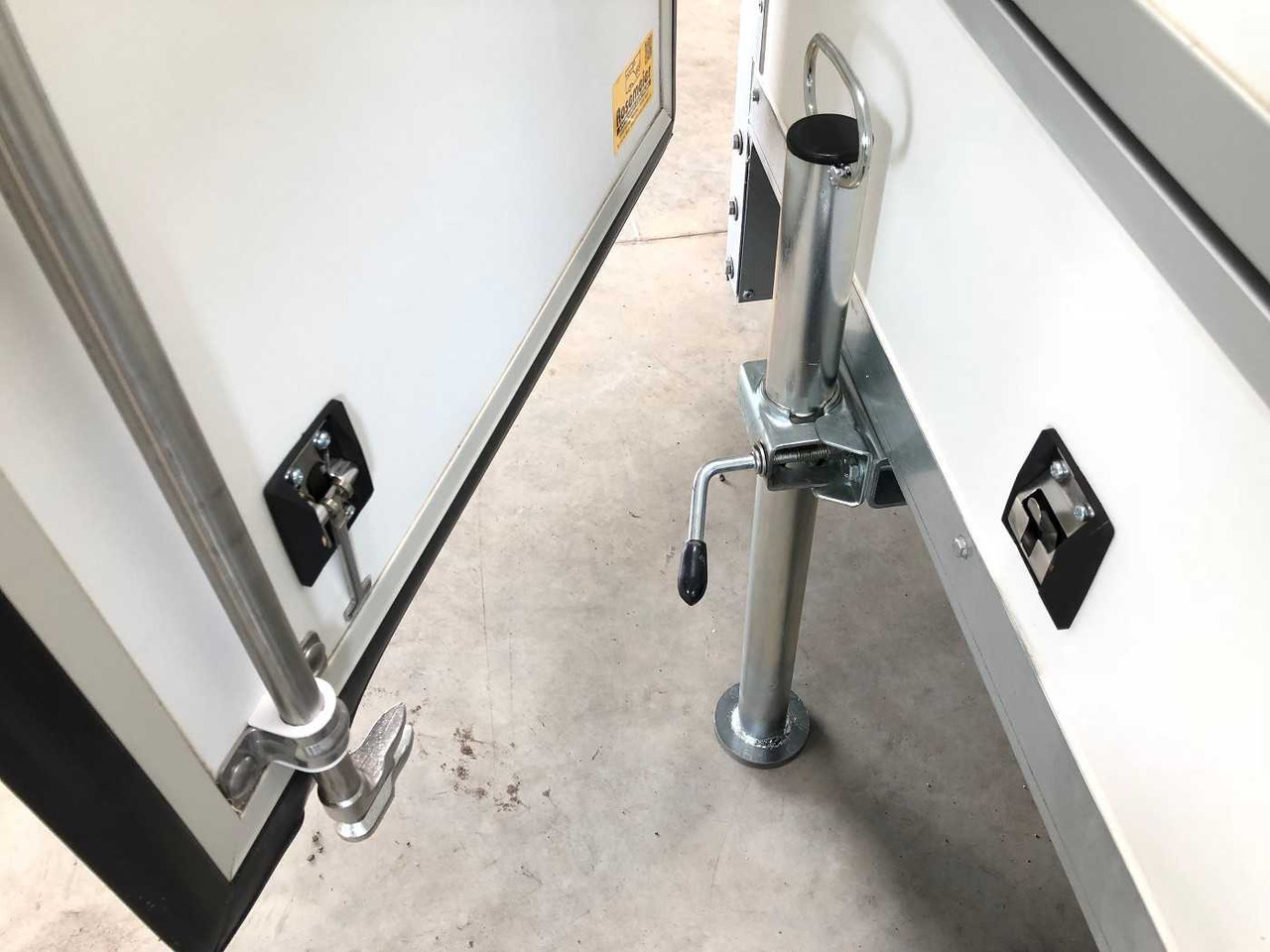 Leasing de BLYSS F2030HTD VKL Kofferanhänger BLYSS F2030HTD VKL Kofferanhänger: foto 18