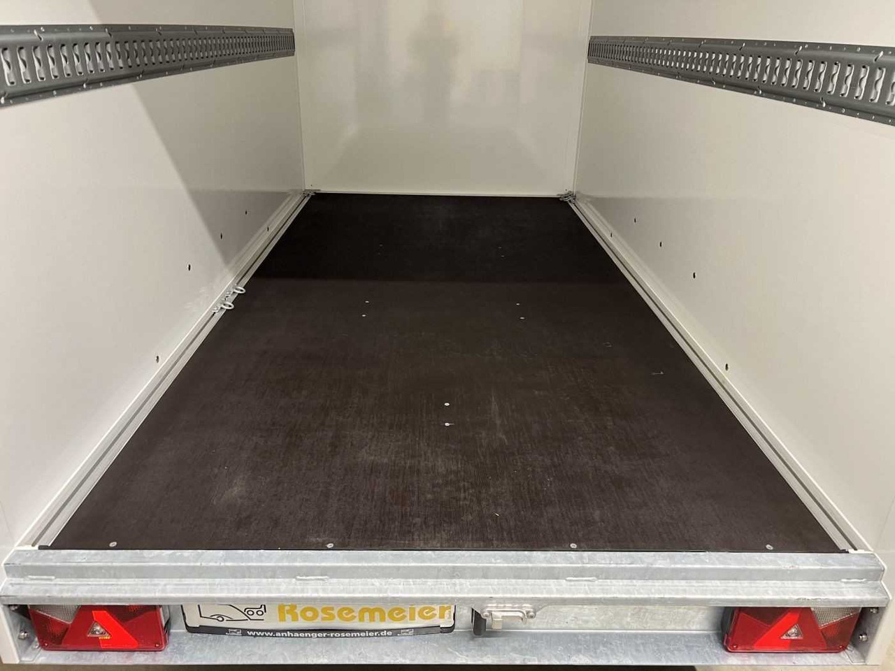 BLYSS FS2730/180HTL Kofferanhänger - Remolque caja cerrada: foto 4 BLYSS FS2730/180HTL Kofferanhänger - Remolque caja cerrada: foto 4