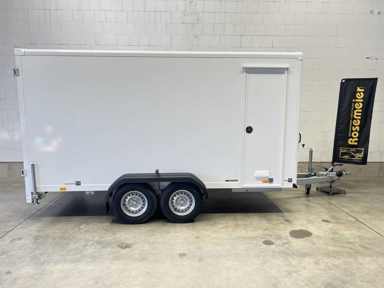BLYSS FS2740/200HTL Seitentür Kofferanhänger - Remolque caja cerrada: foto 2 BLYSS FS2740/200HTL Seitentür Kofferanhänger - Remolque caja cerrada: foto 2