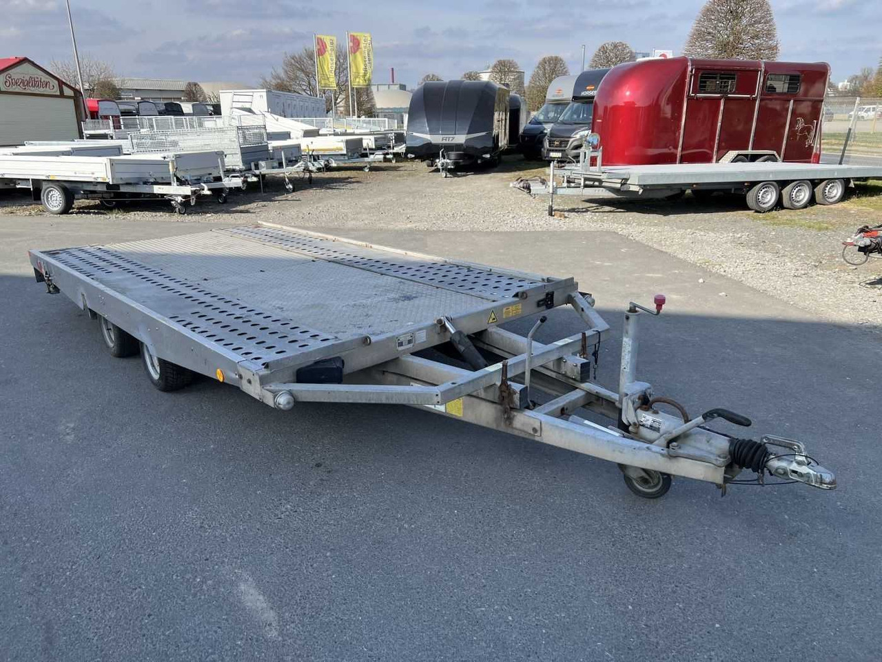 BOECKMANN ATH 27 Autotransporter kippbar - Remolque portavehículos: foto 1 BOECKMANN ATH 27 Autotransporter kippbar - Remolque portavehículos: foto 1