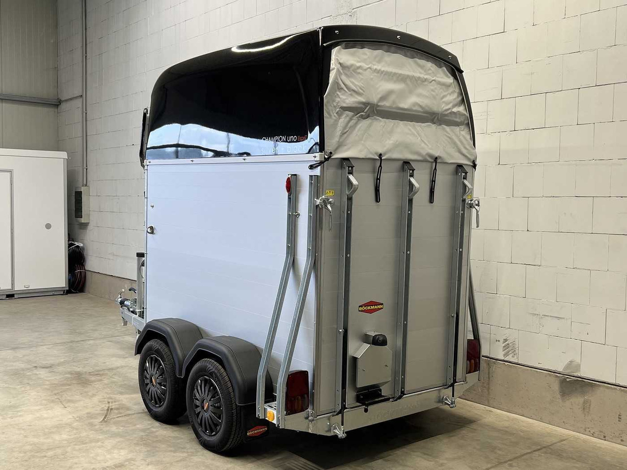 Remolque para caballos nuevo BOECKMANN Champion Uno Esprit silv+bl SK Pferdeanhänger: foto 24 Remolque para caballos nuevo BOECKMANN Champion Uno Esprit silv+bl SK Pferdeanhänger: foto 24