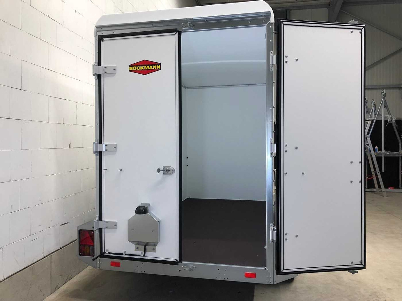 Remolque caja cerrada nuevo BOECKMANN KT 3015/27 H F Kofferanhänger: foto 16