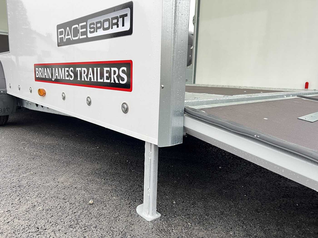 Leasing de BRIAN_JAMES Race Sport Autotransporter geschlossen BRIAN_JAMES Race Sport Autotransporter geschlossen: foto 10