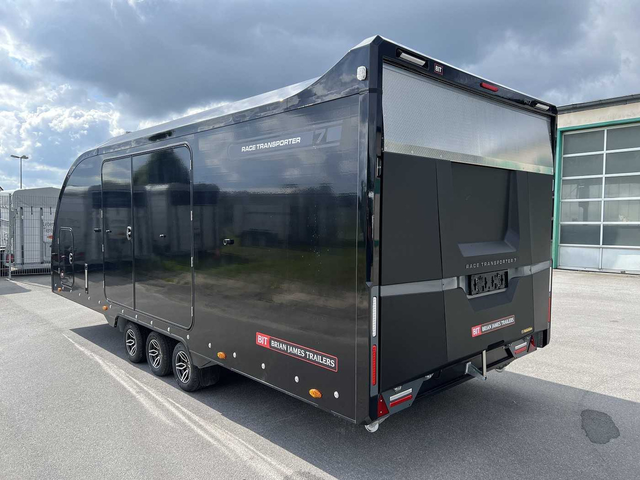 BRIAN_JAMES Race Transporter 7 Autotransporter geschlossen - Remolque portavehículos: foto 5 BRIAN_JAMES Race Transporter 7 Autotransporter geschlossen - Remolque portavehículos: foto 5