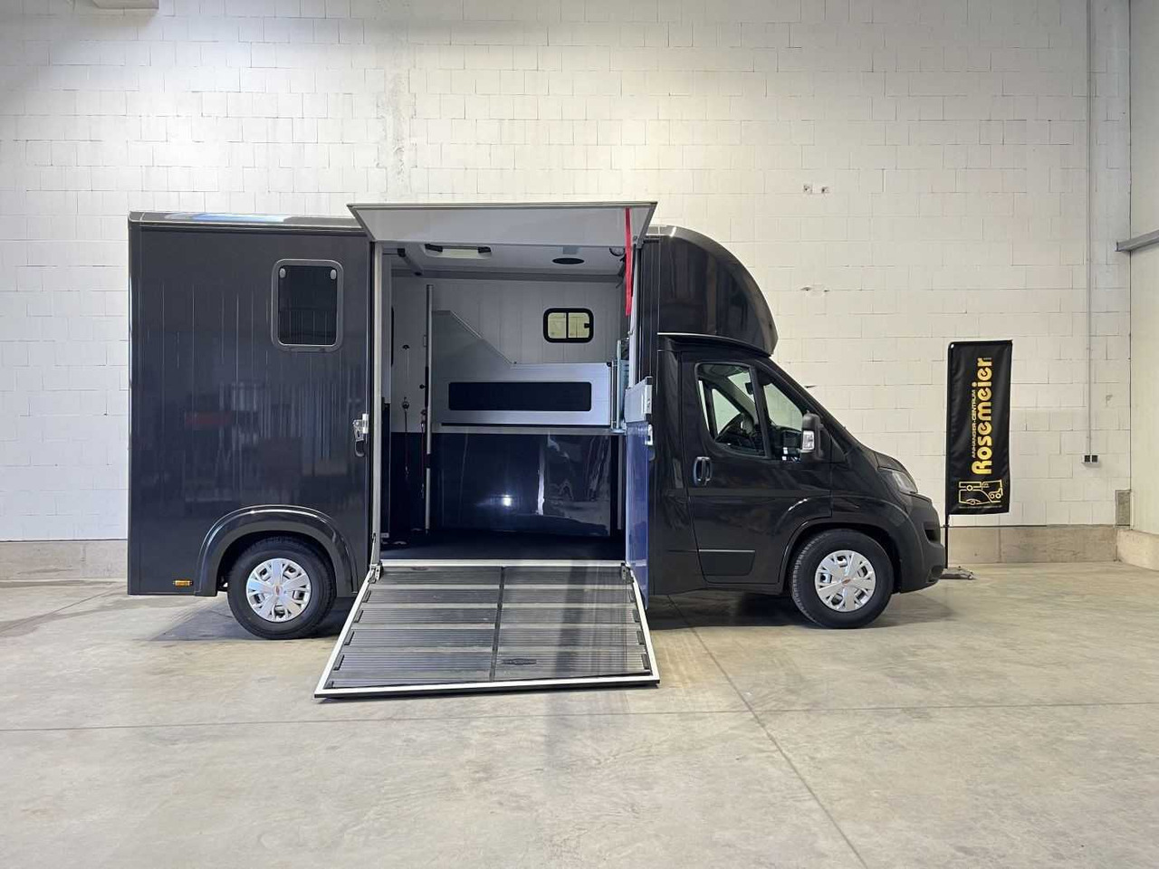 Fiat Böckmann Compact Stall LKW - Camión para caballos: foto 1 Fiat Böckmann Compact Stall LKW - Camión para caballos: foto 1