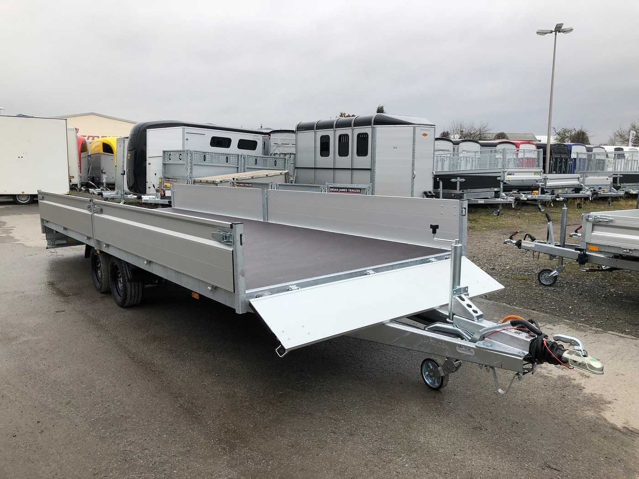 HAPERT Azure H-2 Hochlader - Remolque plataforma/ Caja abierta: foto 1 HAPERT Azure H-2 Hochlader - Remolque plataforma/ Caja abierta: foto 1