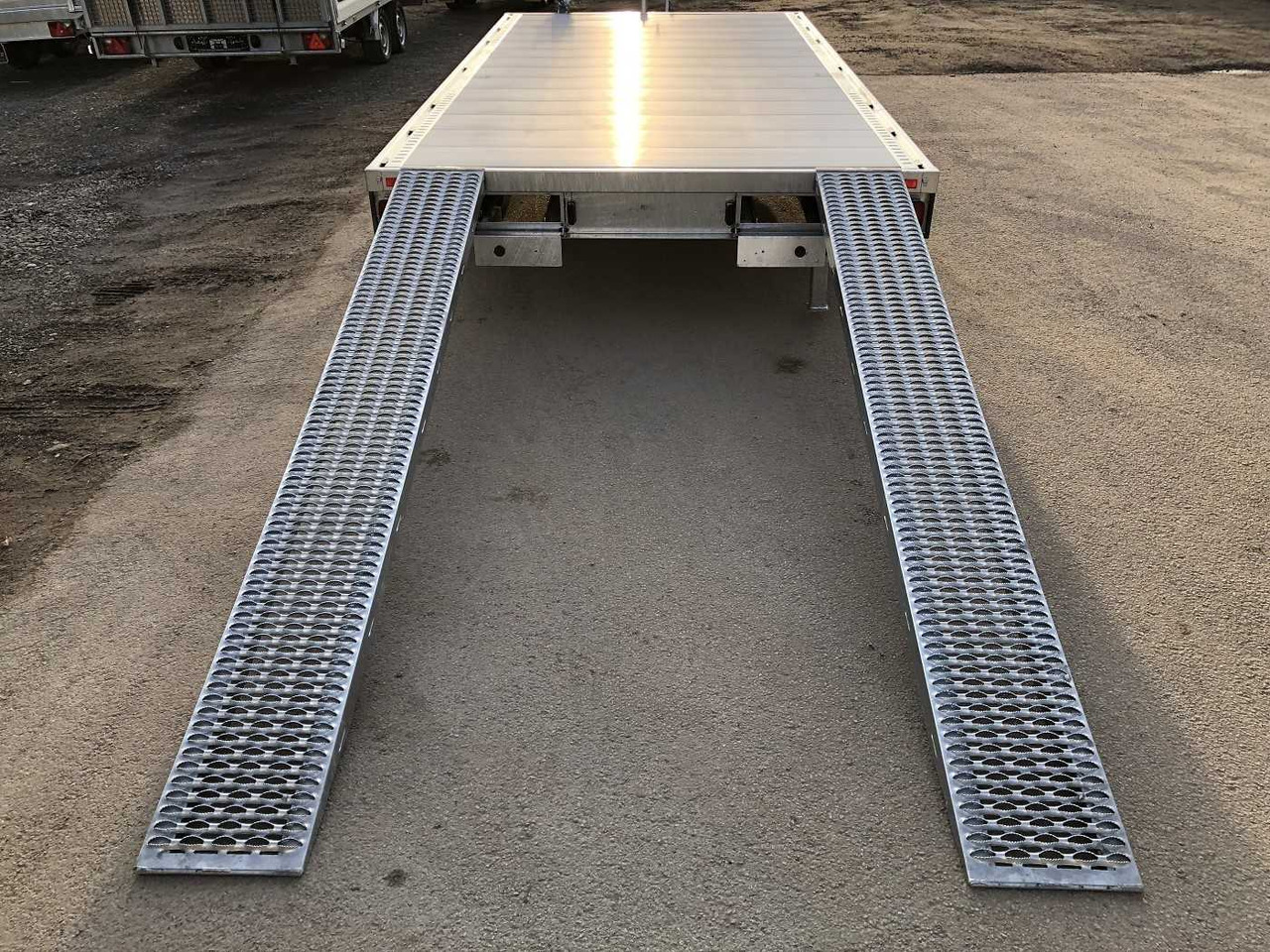 HUMBAUR Universal 3500 Aluboden Universaltransporter - Remolque portavehículos: foto 4 HUMBAUR Universal 3500 Aluboden Universaltransporter - Remolque portavehículos: foto 4