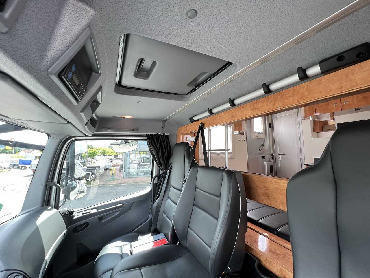 Camión para caballos MERCEDES-BENZ Atego 918L LKW: foto 18