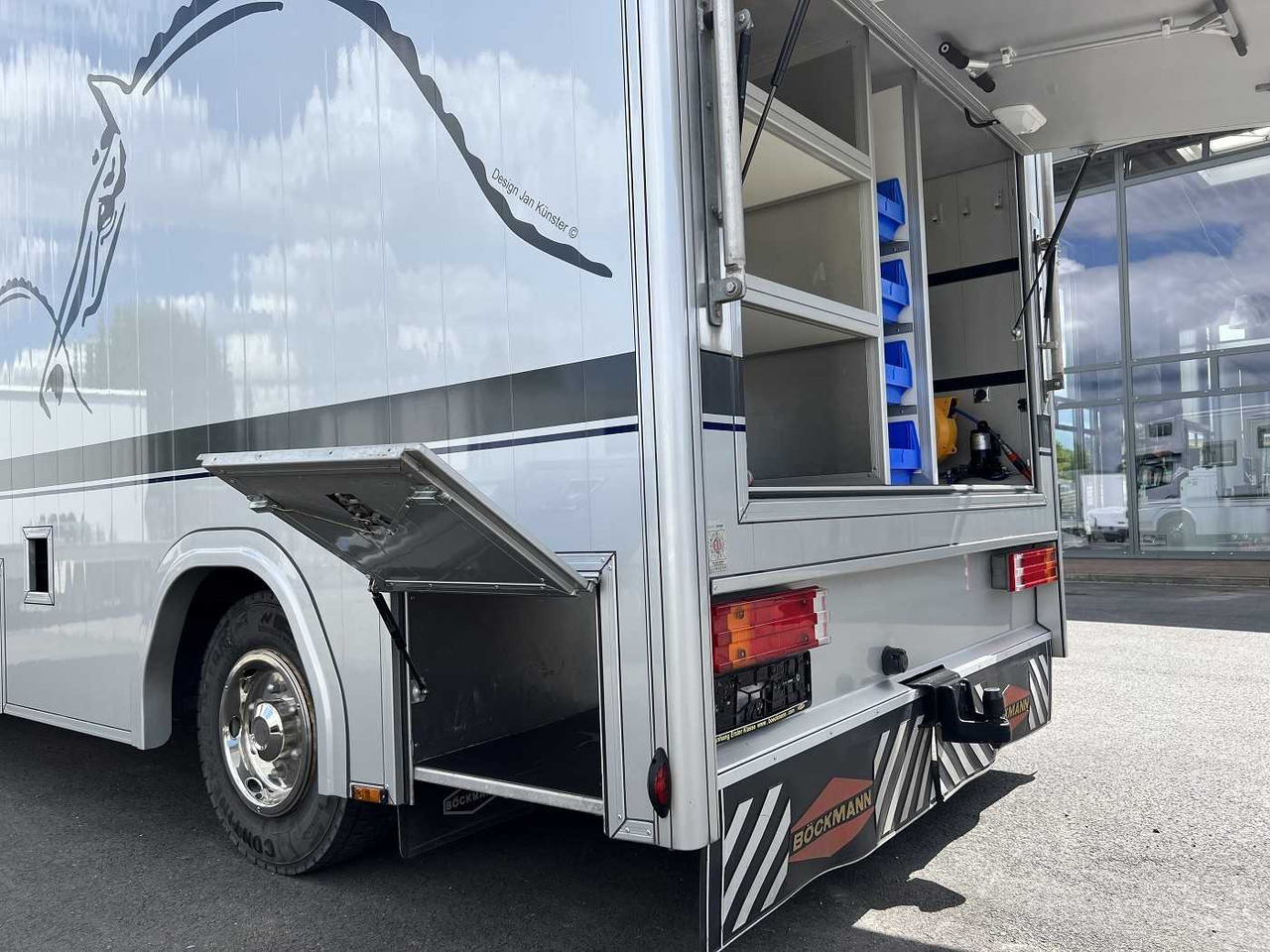 Foto del interior 1: Camión para caballos MERCEDES-BENZ Atego 918L LKW