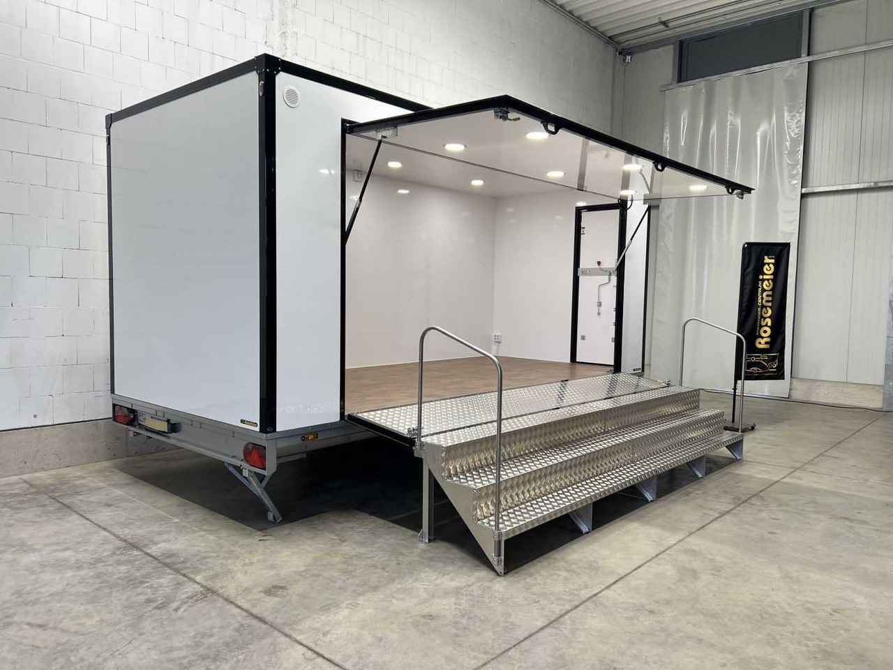 RESPO 220DC 5 m Promotionanhänger - Remolque venta ambulante: foto 2 RESPO 220DC 5 m Promotionanhänger - Remolque venta ambulante: foto 2
