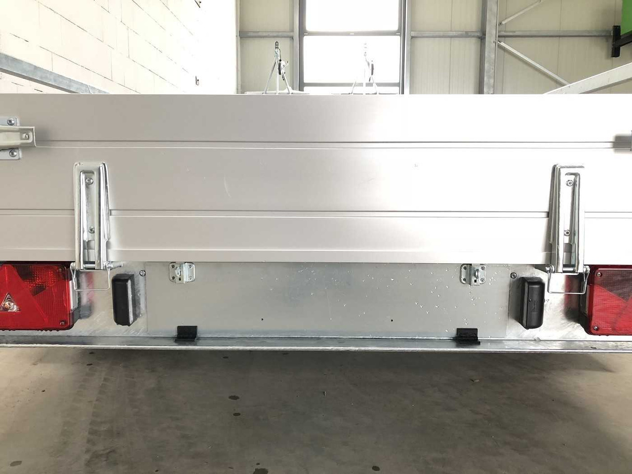 SARIS McAlu Pro 305 153 2000 2 Ramp Kastenanhänger geb - Remolque de coche: foto 5 SARIS McAlu Pro 305 153 2000 2 Ramp Kastenanhänger geb - Remolque de coche: foto 5
