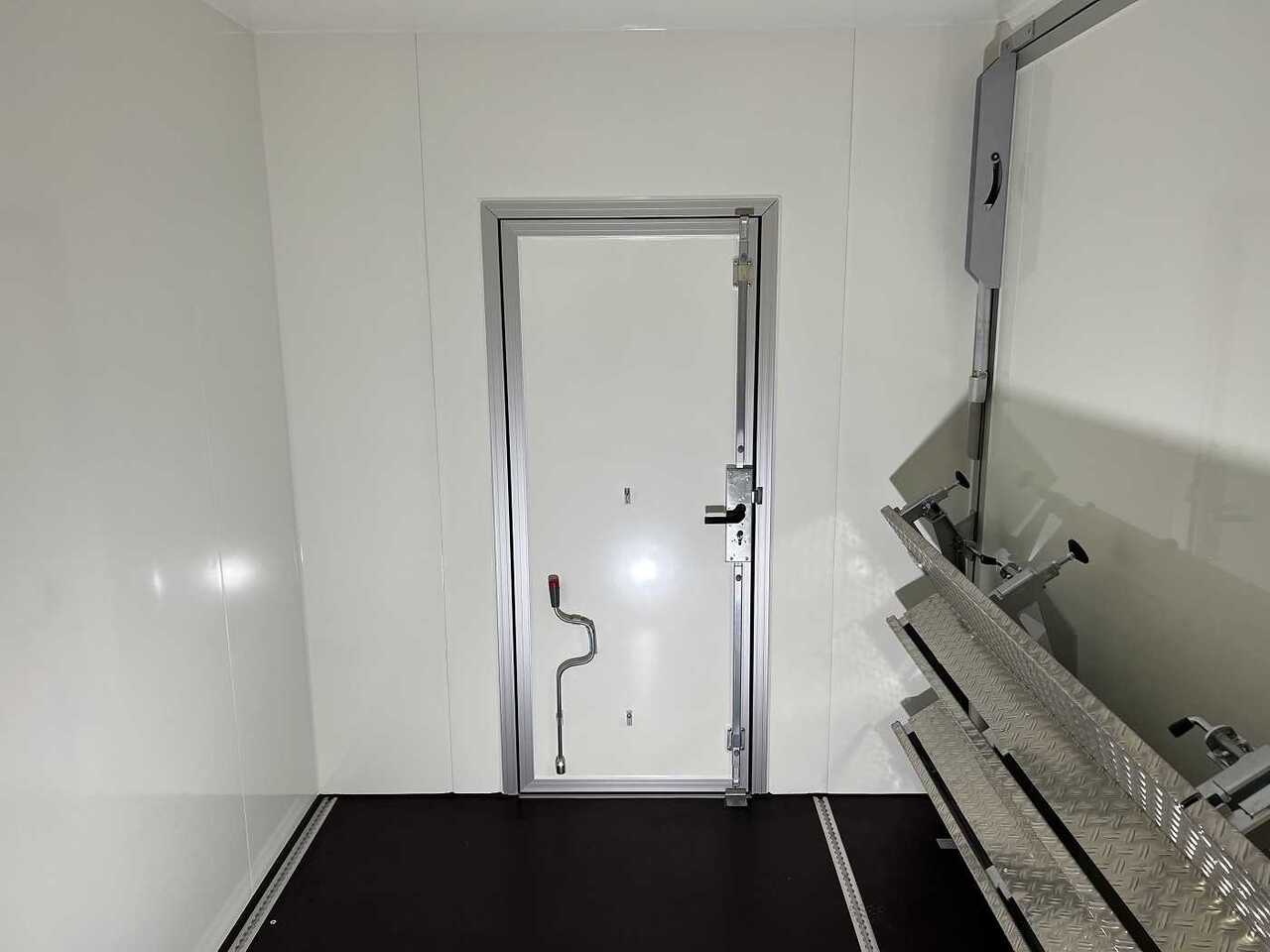 Leasing de UNSINN PK 3036-10-2040 Promotion 2T Verkaufsanhänger UNSINN PK 3036-10-2040 Promotion 2T Verkaufsanhänger: foto 27