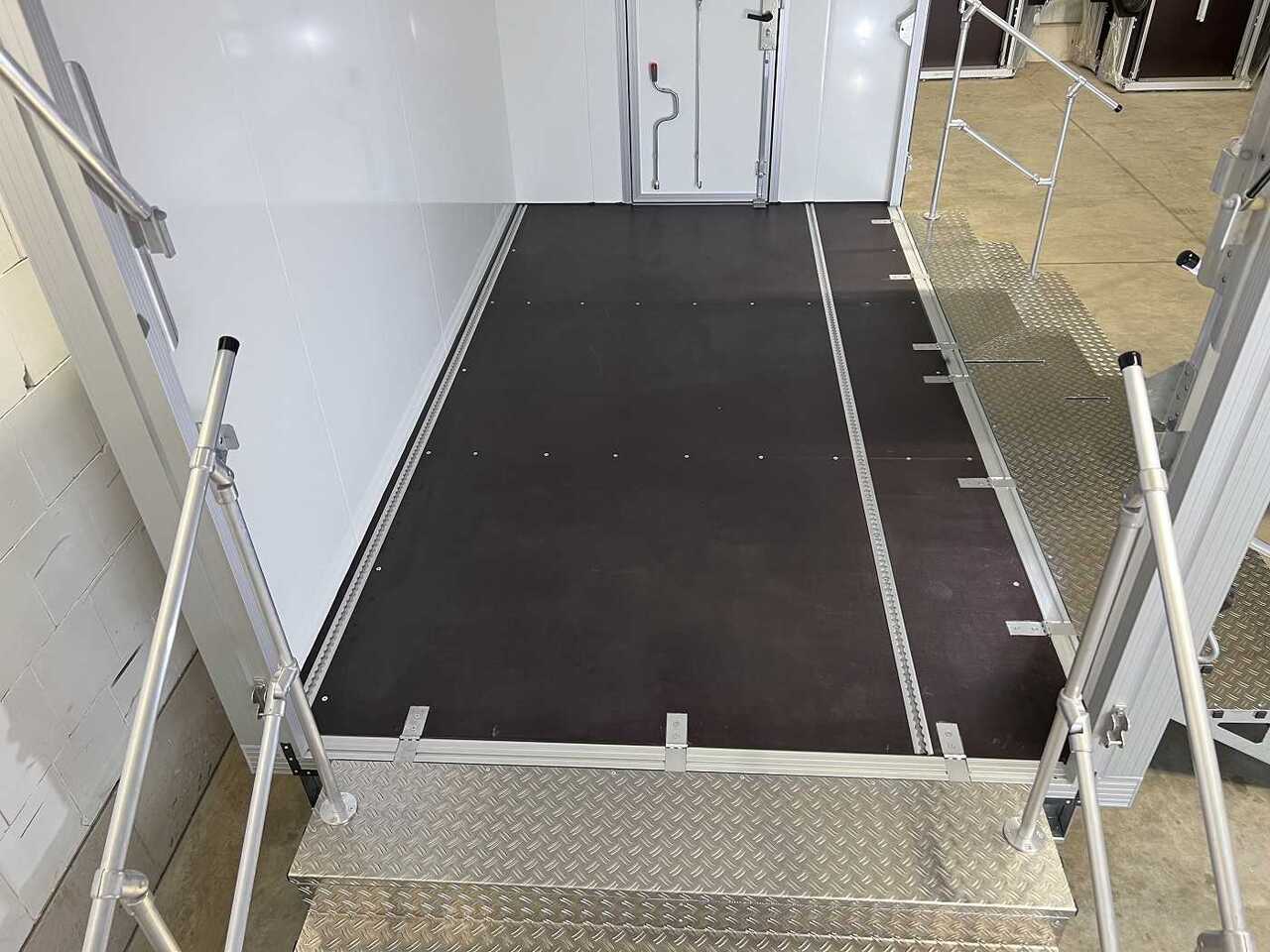 Leasing de UNSINN PK 3036-10-2040 Promotion 2T Verkaufsanhänger UNSINN PK 3036-10-2040 Promotion 2T Verkaufsanhänger: foto 6