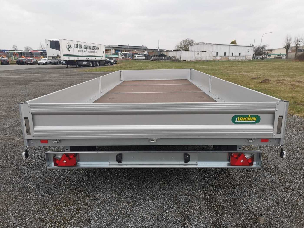UNSINN UD-4 624-35-13 Drehschemelanhänger - Remolque plataforma/ Caja abierta: foto 3 UNSINN UD-4 624-35-13 Drehschemelanhänger - Remolque plataforma/ Caja abierta: foto 3