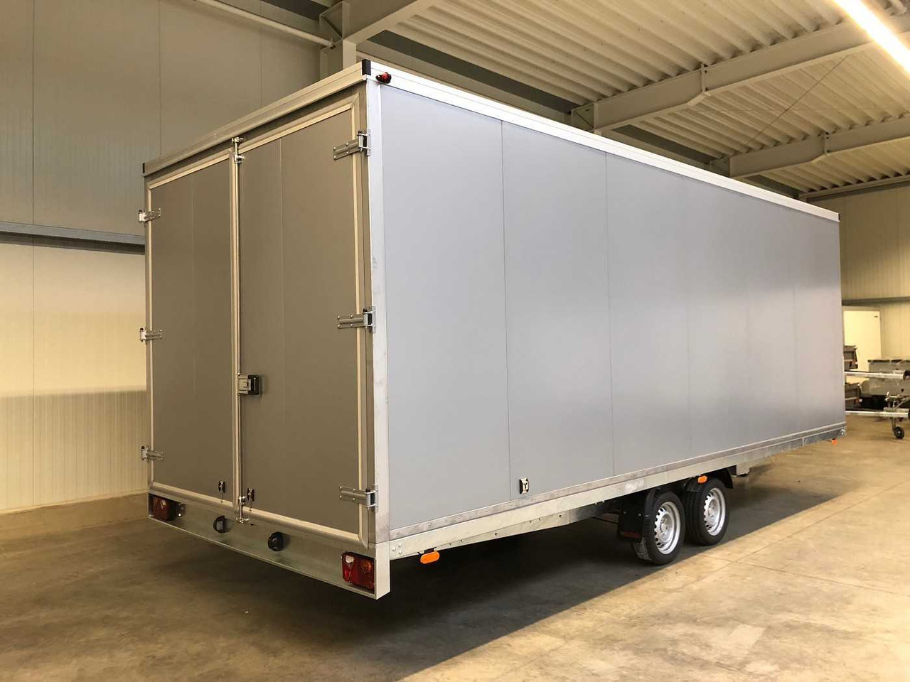 VEZEKO HK F 35.6 Kofferanhänger - Remolque caja cerrada: foto 2 VEZEKO HK F 35.6 Kofferanhänger - Remolque caja cerrada: foto 2