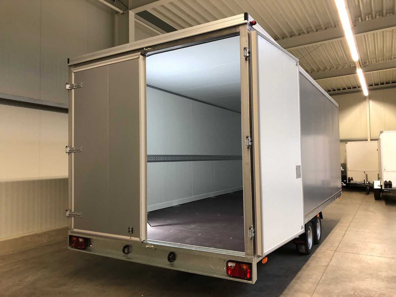 VEZEKO HK F 35.6 Kofferanhänger - Remolque caja cerrada: foto 3 VEZEKO HK F 35.6 Kofferanhänger - Remolque caja cerrada: foto 3