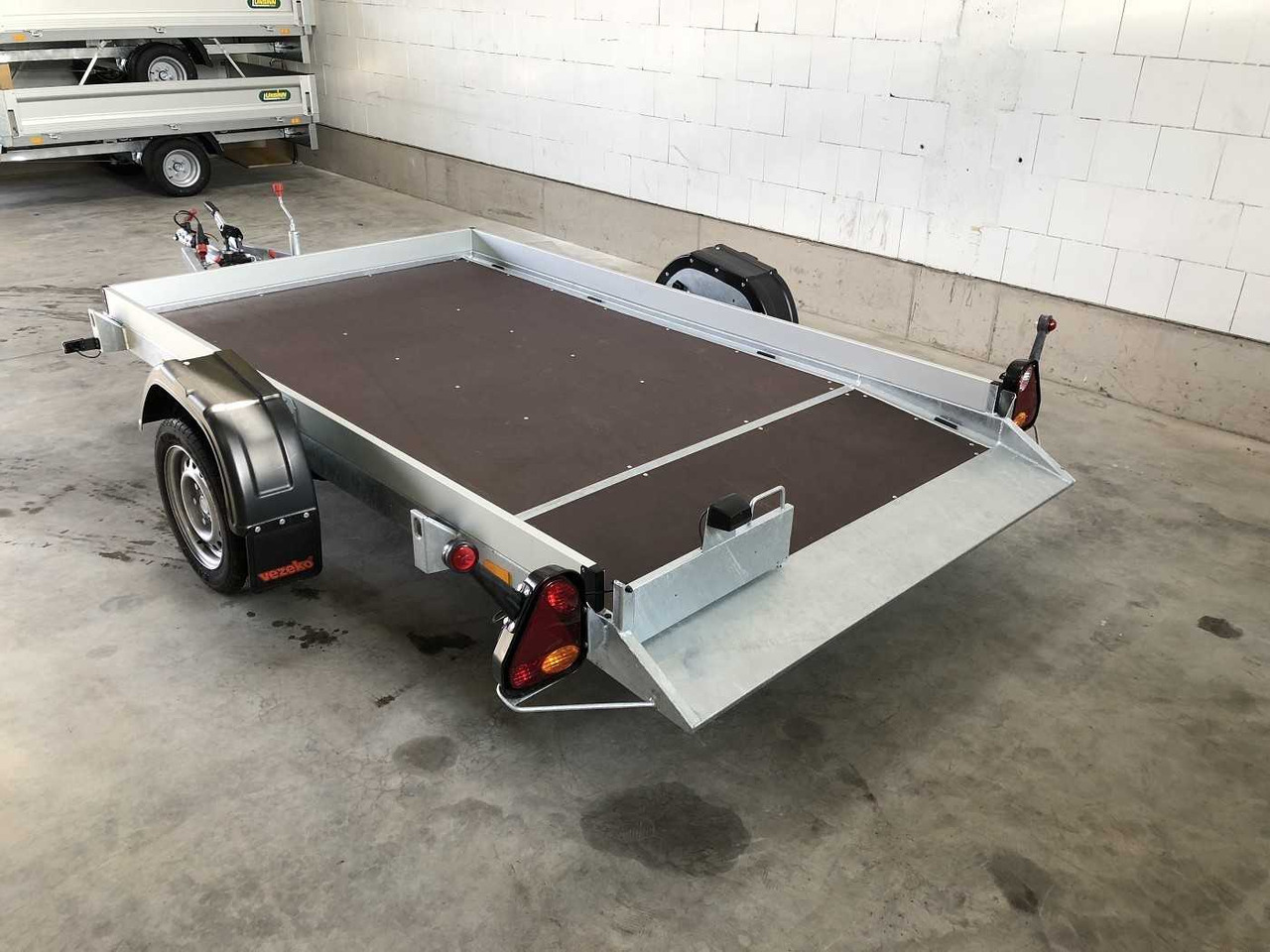 VEZEKO Husky FB 13.28 Absenker - Remolque para moto: foto 3 VEZEKO Husky FB 13.28 Absenker - Remolque para moto: foto 3