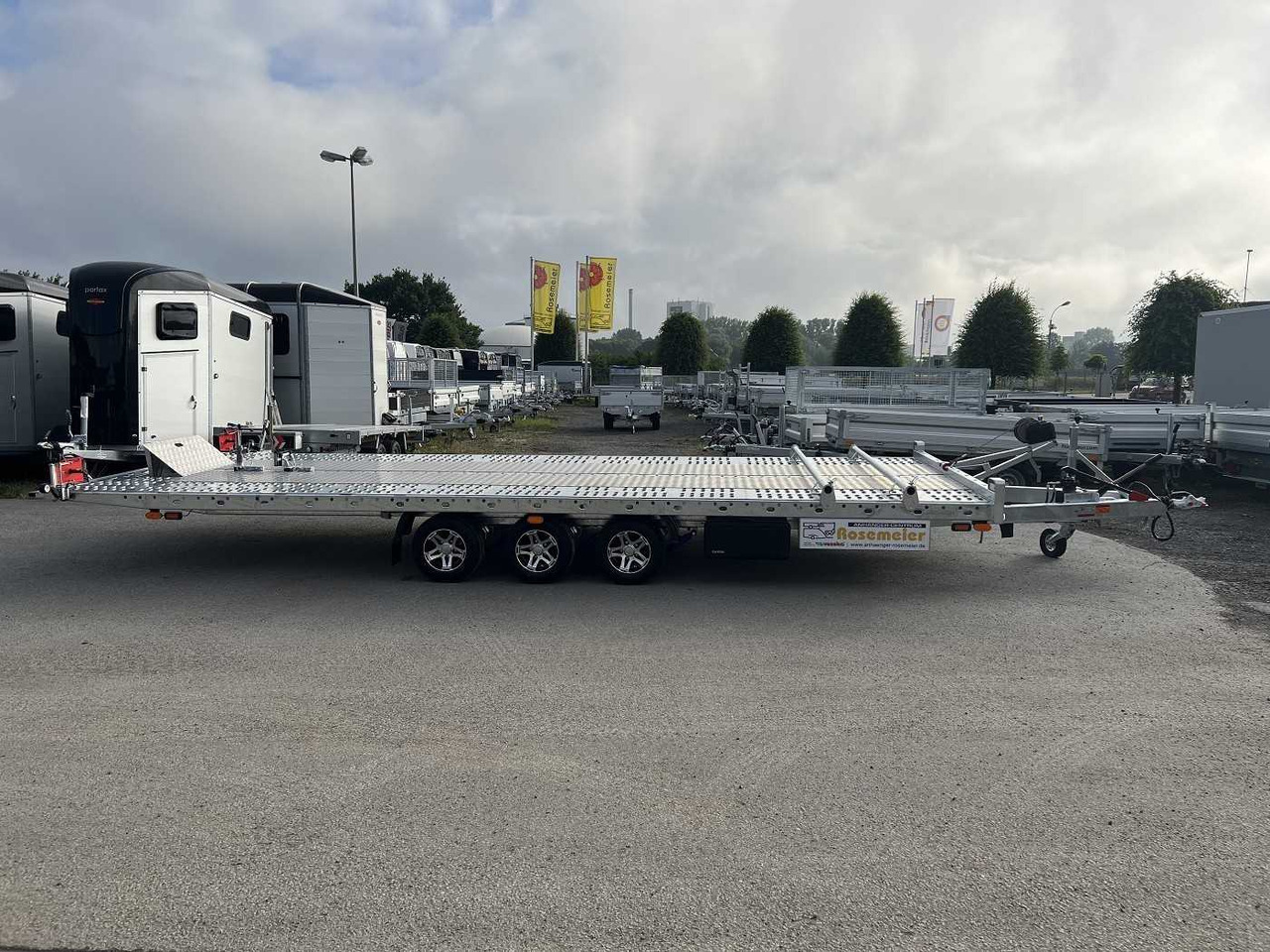 VEZEKO Jumbola 35.60 Tridem Autotransporter - Remolque portavehículos: foto 2 VEZEKO Jumbola 35.60 Tridem Autotransporter - Remolque portavehículos: foto 2