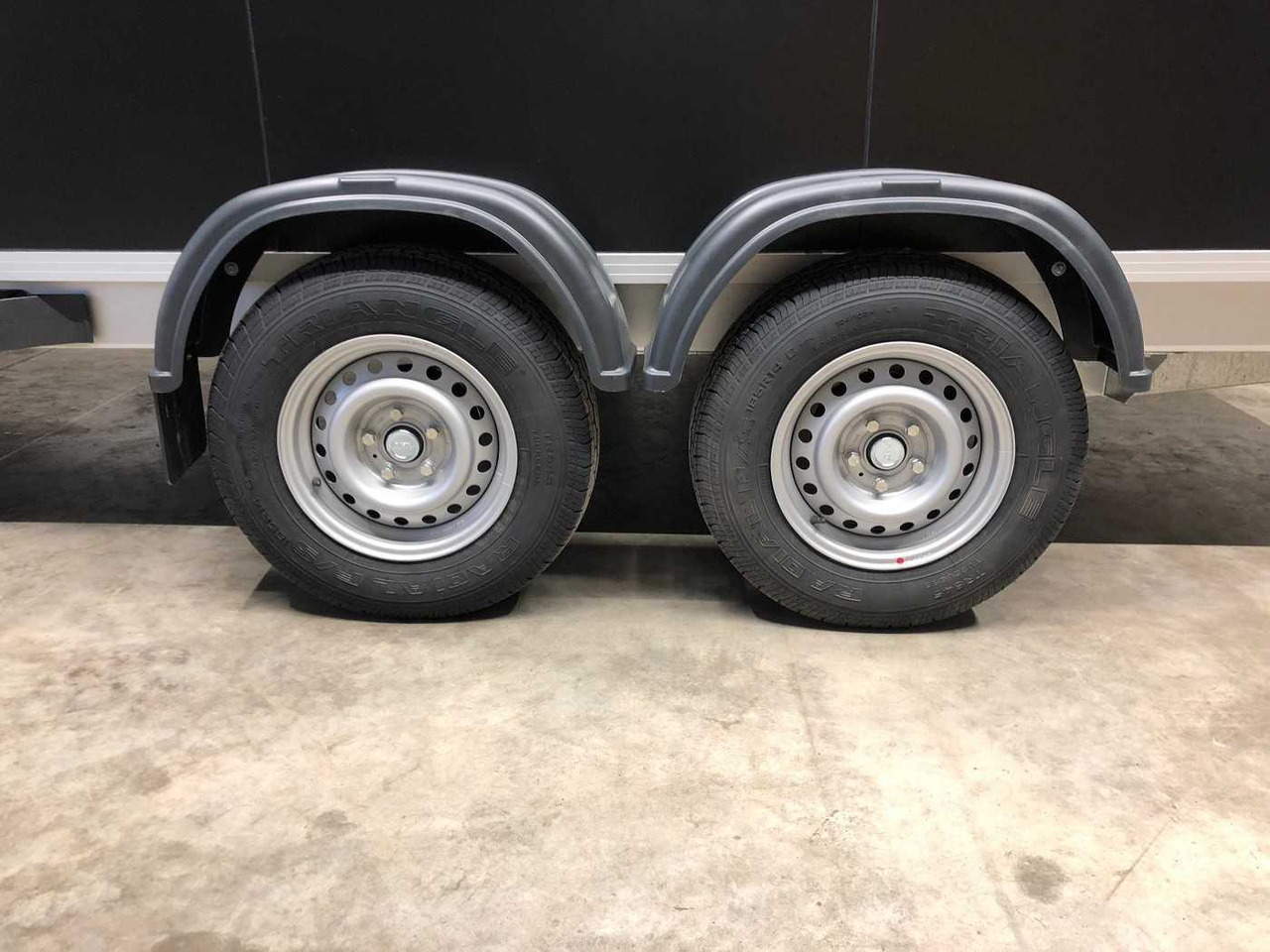 Remolque caja cerrada nuevo VEZEKO TK C 27.35 Rampe Kofferanhänger: foto 11