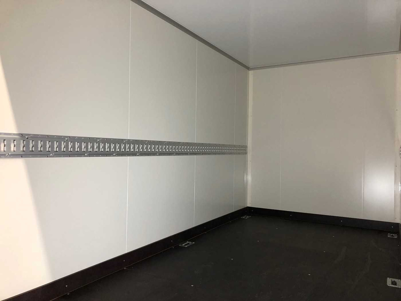 Remolque caja cerrada nuevo VEZEKO TK C 27.35 Rampe Kofferanhänger: foto 17