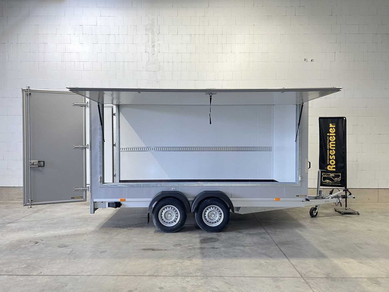 VEZEKO TK D 27.40 Flügeltüren+Seitenk Kofferanhänger Promotionanhänger - Remolque caja cerrada: foto 1 VEZEKO TK D 27.40 Flügeltüren+Seitenk Kofferanhänger Promotionanhänger - Remolque caja cerrada: foto 1