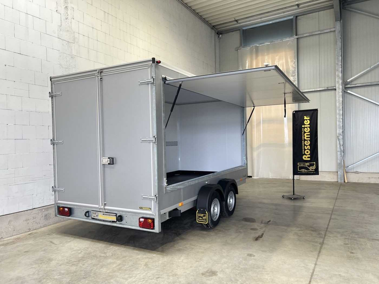 VEZEKO TK D 27.40 Flügeltüren+Seitenk Kofferanhänger Promotionanhänger - Remolque caja cerrada: foto 4 VEZEKO TK D 27.40 Flügeltüren+Seitenk Kofferanhänger Promotionanhänger - Remolque caja cerrada: foto 4