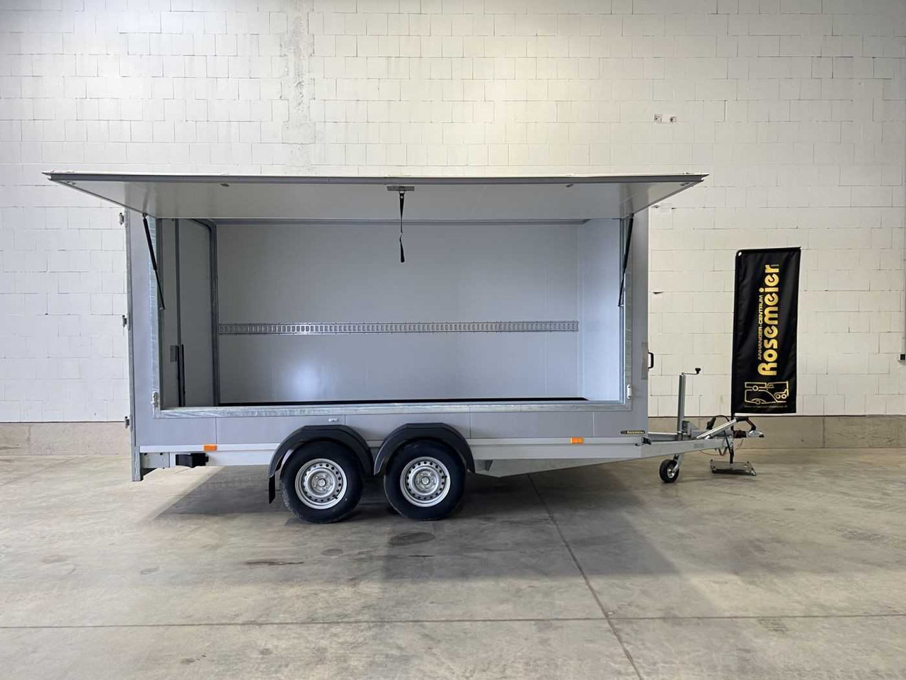 VEZEKO TK D 27.40 Flügeltüren+Seitenk Kofferanhänger Promotionanhänger - Remolque caja cerrada: foto 3 VEZEKO TK D 27.40 Flügeltüren+Seitenk Kofferanhänger Promotionanhänger - Remolque caja cerrada: foto 3