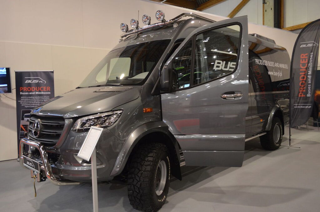 MERCEDES-BENZ Sprinter 519 4x4 high and low drive - Minibús, Furgoneta de pasajeros: foto 5 MERCEDES-BENZ Sprinter 519 4x4 high and low drive - Minibús, Furgoneta de pasajeros: foto 5