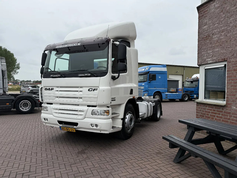 DAF CF 75 CF75-250 EURO5 - DAG CABINE MET RUIT- IDEAAL ALS RANGEERTREKKER-LAGE KM STAND!!!!!! - Cabeza tractora: foto 2 DAF CF 75 CF75-250 EURO5 - DAG CABINE MET RUIT- IDEAAL ALS RANGEERTREKKER-LAGE KM STAND!!!!!! - Cabeza tractora: foto 2