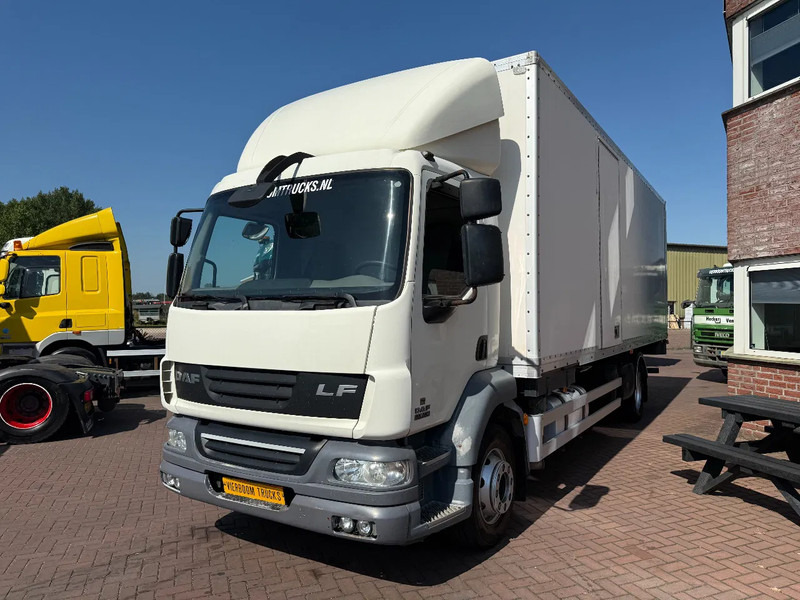 DAF LF 55.250 LF55-250 Box with lift / Manual gearbox Euro5 - Camión caja cerrada: foto 3 DAF LF 55.250 LF55-250 Box with lift / Manual gearbox Euro5 - Camión caja cerrada: foto 3