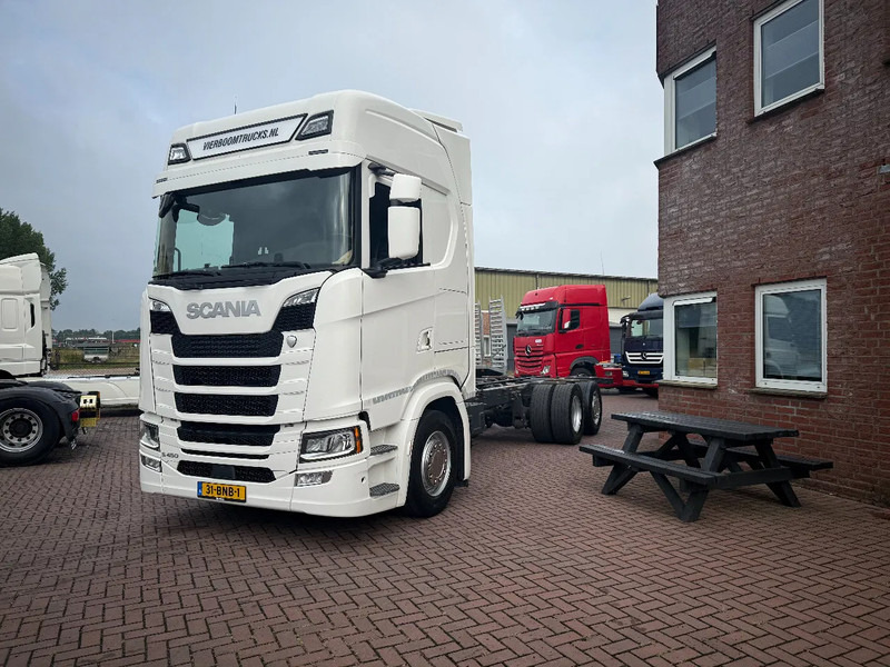 Scania S450 6X2 CHASSIS RETARDER EURO6 HOLLAND TRUCK TOPCONDITION!!!! - Camión chasis: foto 2 Scania S450 6X2 CHASSIS RETARDER EURO6 HOLLAND TRUCK TOPCONDITION!!!! - Camión chasis: foto 2