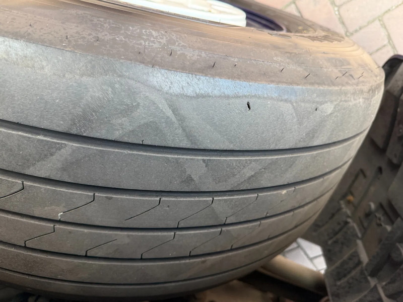 Camión caja cerrada Volvo FE FE 42R HYBBRID KOFFER MIT LADEBORDWAND: foto 13