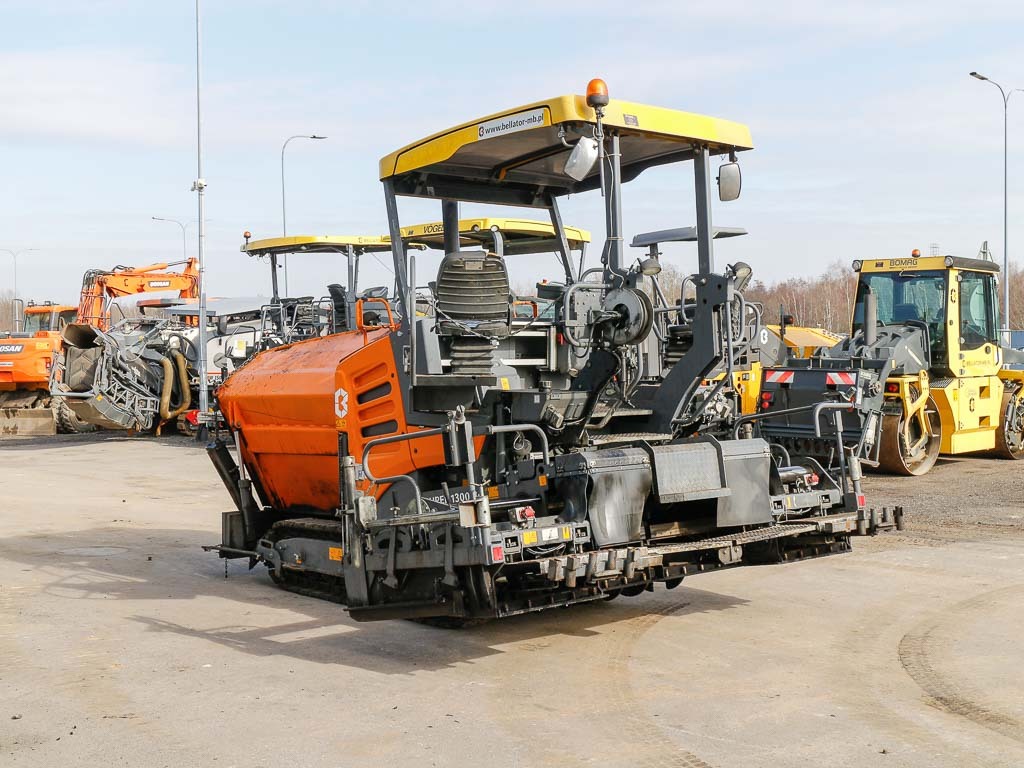 VÖGELE SUPER 1300-3i - Pavimentadora de asfalto: foto 4 VÖGELE SUPER 1300-3i - Pavimentadora de asfalto: foto 4