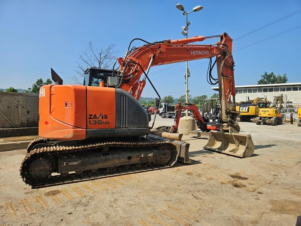 HITACHI ZX 135 US - Excavadora de cadenas: foto 4 HITACHI ZX 135 US - Excavadora de cadenas: foto 4