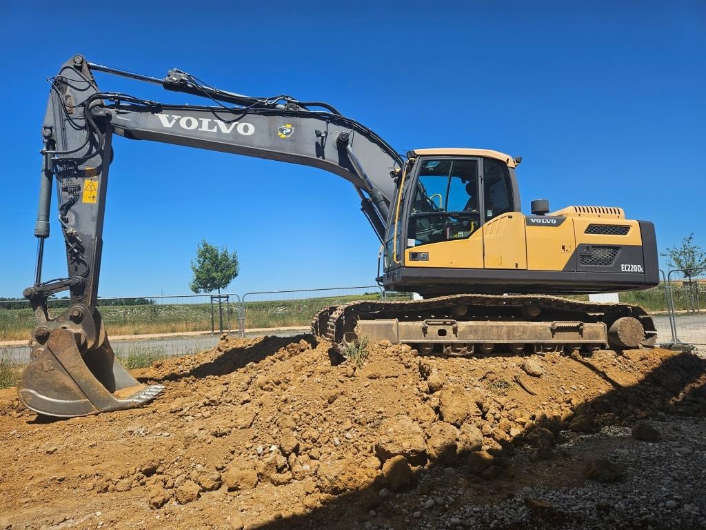 VOLVO EC 220 DL - Excavadora de cadenas: foto 1 VOLVO EC 220 DL - Excavadora de cadenas: foto 1