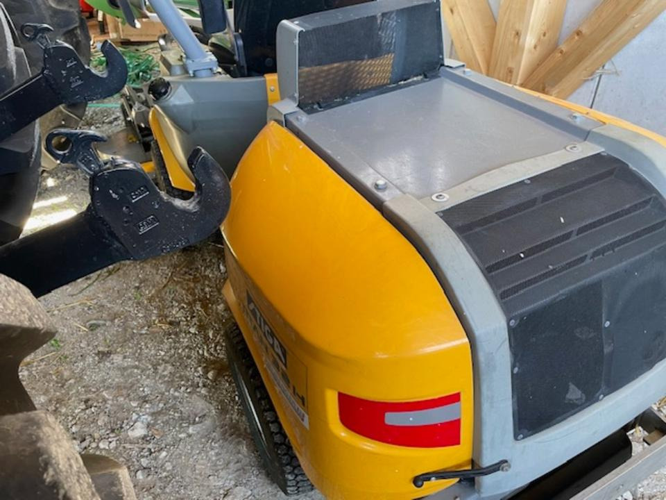 Stiga Titan 26H Diesel-Aufsitzrasenmäher mit Frontmähwerk - Cortacésped: foto 3 Stiga Titan 26H Diesel-Aufsitzrasenmäher mit Frontmähwerk - Cortacésped: foto 3