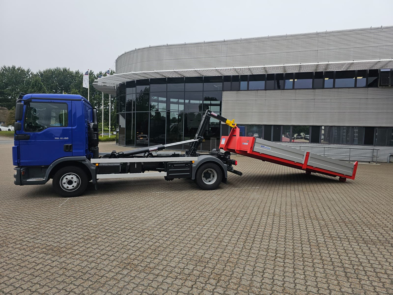 MAN TGL 12.190 BL - Camión multibasculante: foto 2 MAN TGL 12.190 BL - Camión multibasculante: foto 2