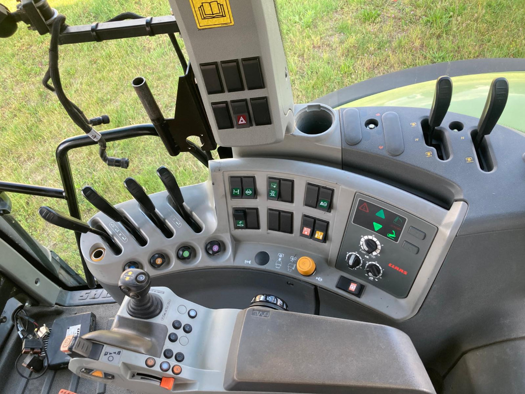 CLAAS AXION 840 - Tractor: foto 5 CLAAS AXION 840 - Tractor: foto 5
