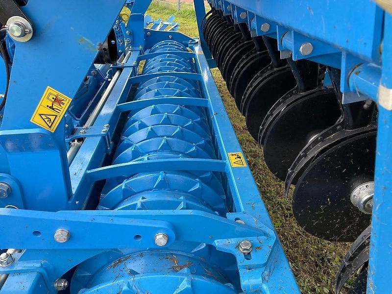 Lemken Zirkon 12/300 und Saphir 9/300-DS - Combinado de siembra: foto 2 Lemken Zirkon 12/300 und Saphir 9/300-DS - Combinado de siembra: foto 2