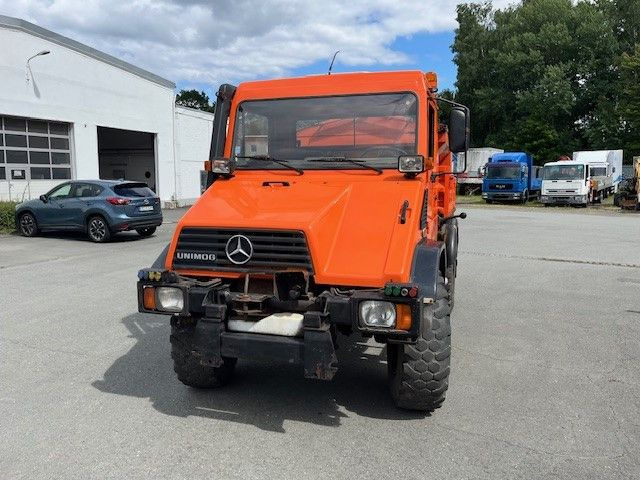 Mercedes-Benz Unimog 418/10 Winterdienst2000 - Camión volquete: foto 1 Mercedes-Benz Unimog 418/10 Winterdienst2000 - Camión volquete: foto 1