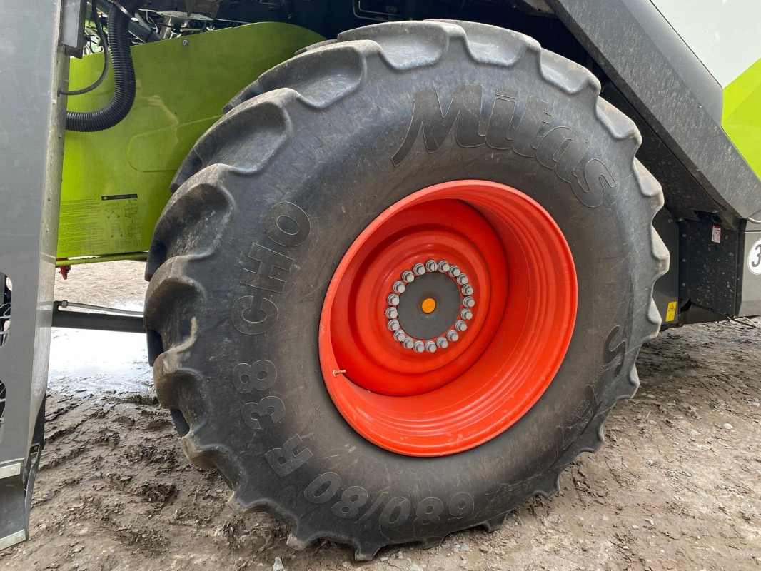 CLAAS Lexion 6800 mit Vario 930 Schneidwerk - Cosechadora de granos: foto 3 CLAAS Lexion 6800 mit Vario 930 Schneidwerk - Cosechadora de granos: foto 3