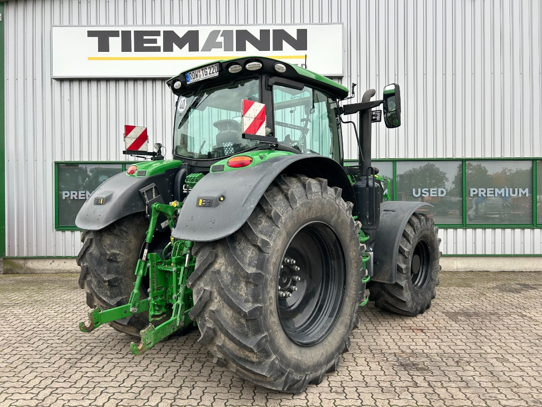 John Deere 6215R - Tractor: foto 2 John Deere 6215R - Tractor: foto 2