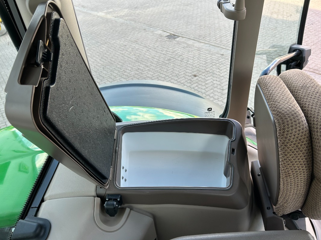 John Deere 6R 145 - Tractor: foto 3 John Deere 6R 145 - Tractor: foto 3