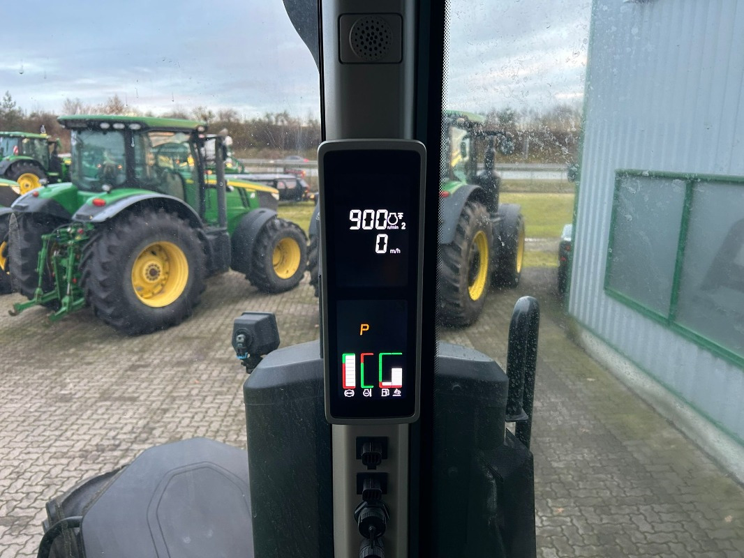 John Deere 7R 330 e23 - Tractor: foto 3 John Deere 7R 330 e23 - Tractor: foto 3