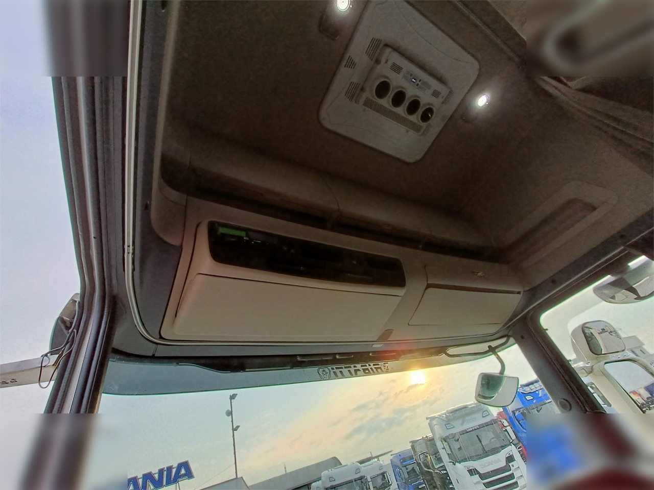 Cabeza tractora SCANIA R490: foto 7 Cabeza tractora SCANIA R490: foto 7